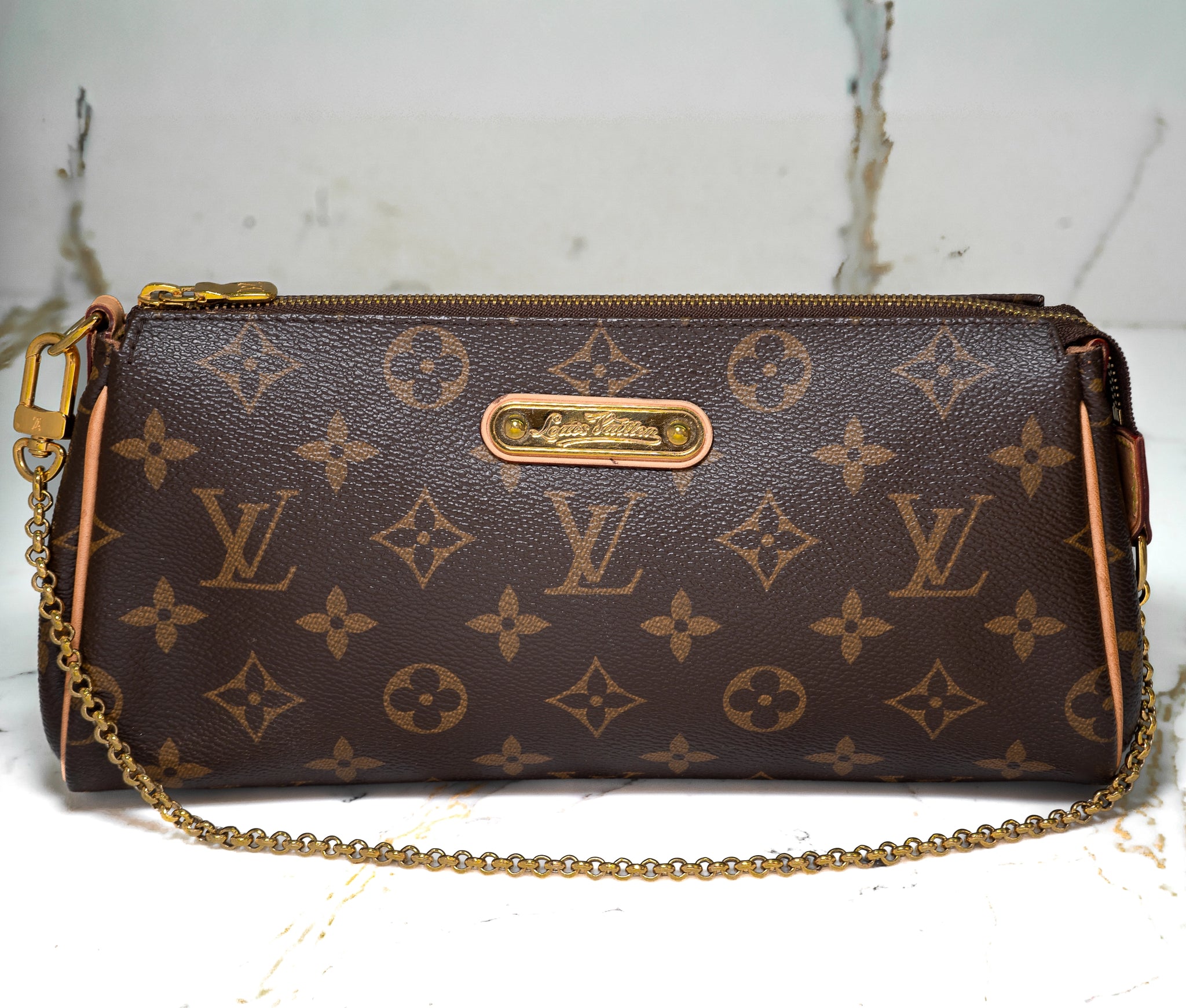 Louis Vuitton Monogram Eva Clutch w/Strap
