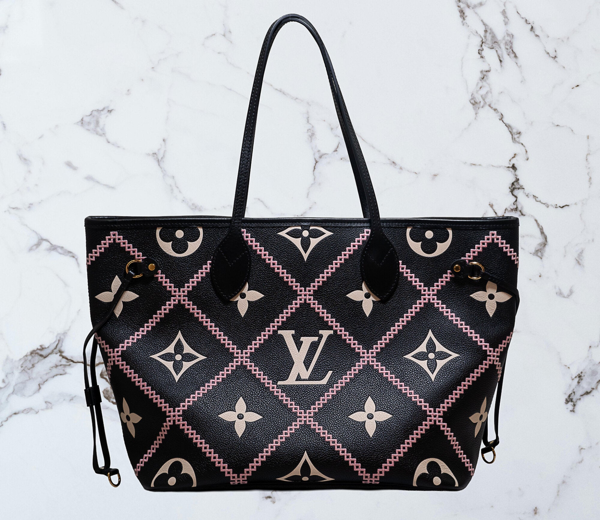 Louis Vuitton Neverfull MM Black Pink Stitching