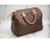 Louis Vuitton Monogram Canvas Speedy 25