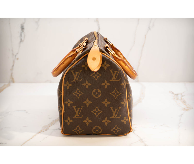 Louis Vuitton Monogram Canvas Speedy 25