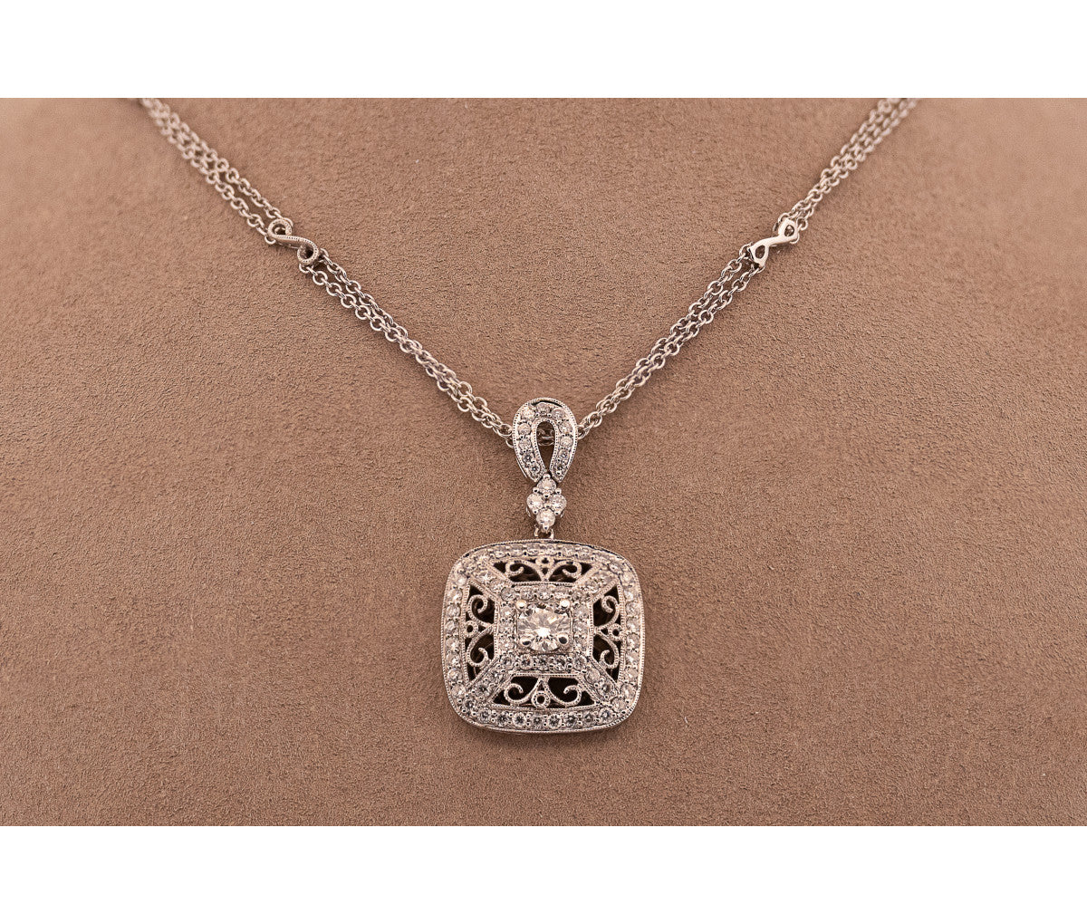 18KT Diamond Pendant Necklace