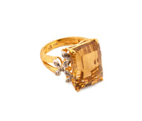 Women's 18k Citrine Diamond Ring 6.4dwt