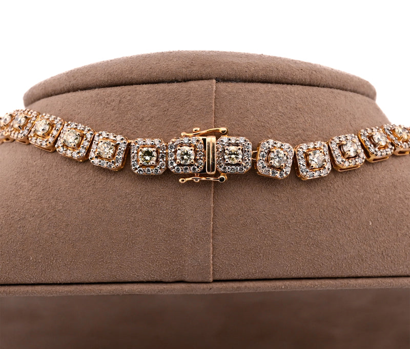 10k 25.72ct Diamond Necklace Weighing 28.4dwt