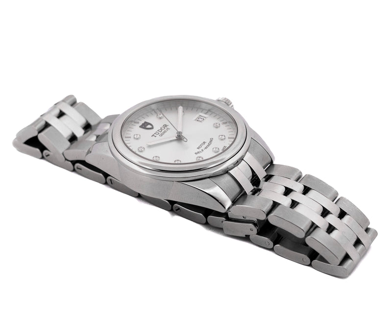 Tudor Glamour Date