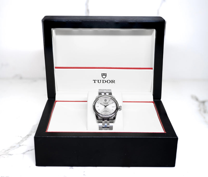 Tudor Glamour Date