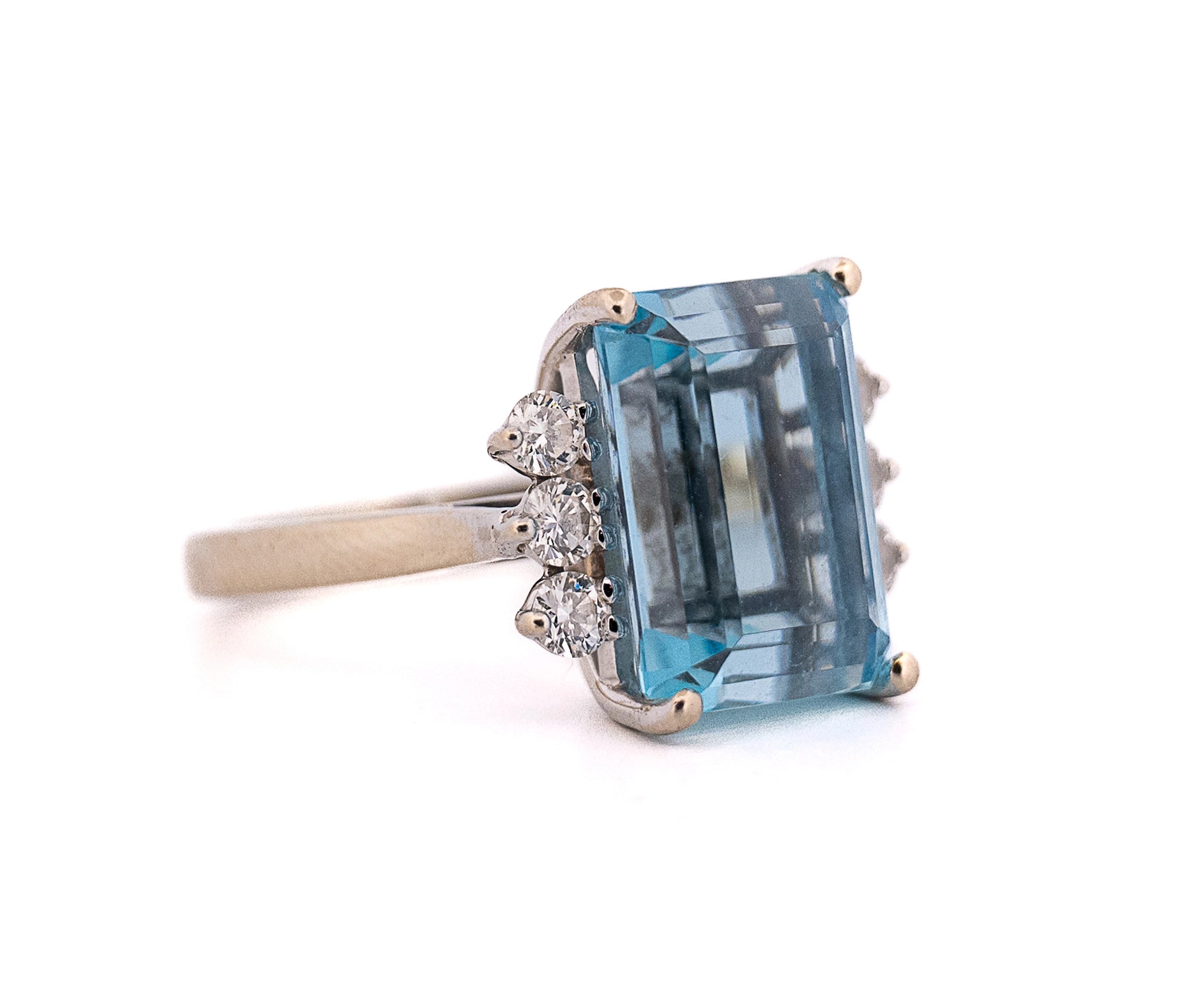 14K White Gold Diamond & Aquamarine Ring